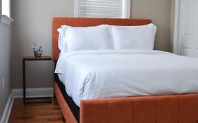 Beautiful 2 Bedroom 1 Bathroom Apartment With Patio And Deck